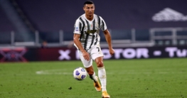 cristiano ronaldo con la maglia della juventus