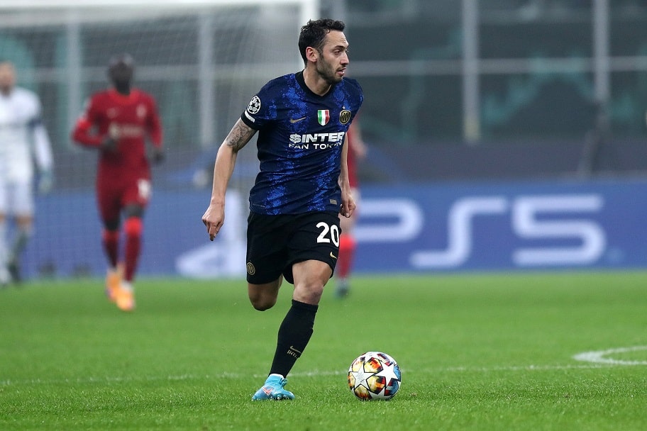 Il centrocampista dell'Inter, Hakan Calhanoglu